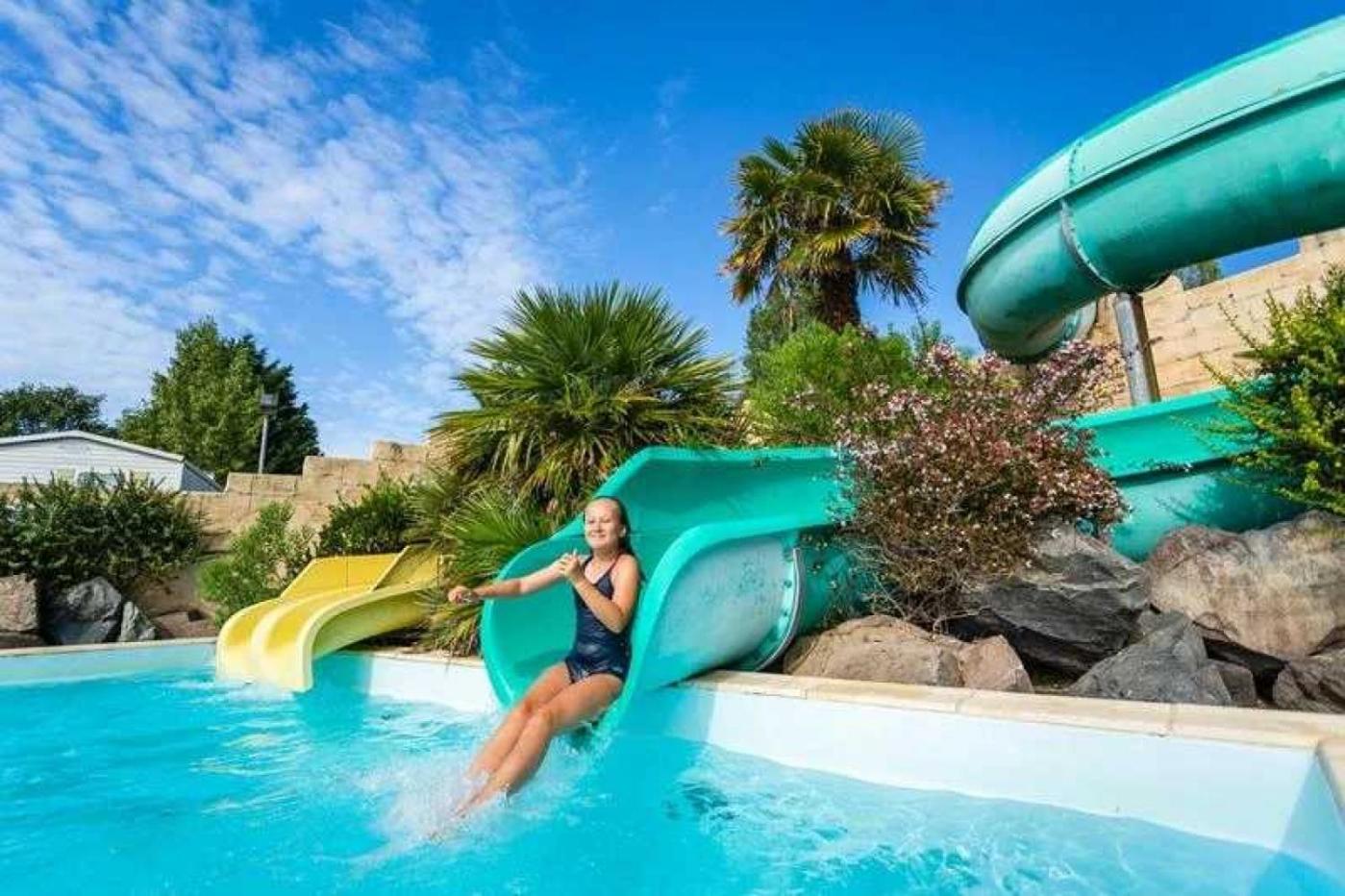 Mobilhome 4 Etoiles - Piscine - Efceif Hébergement de vacances *